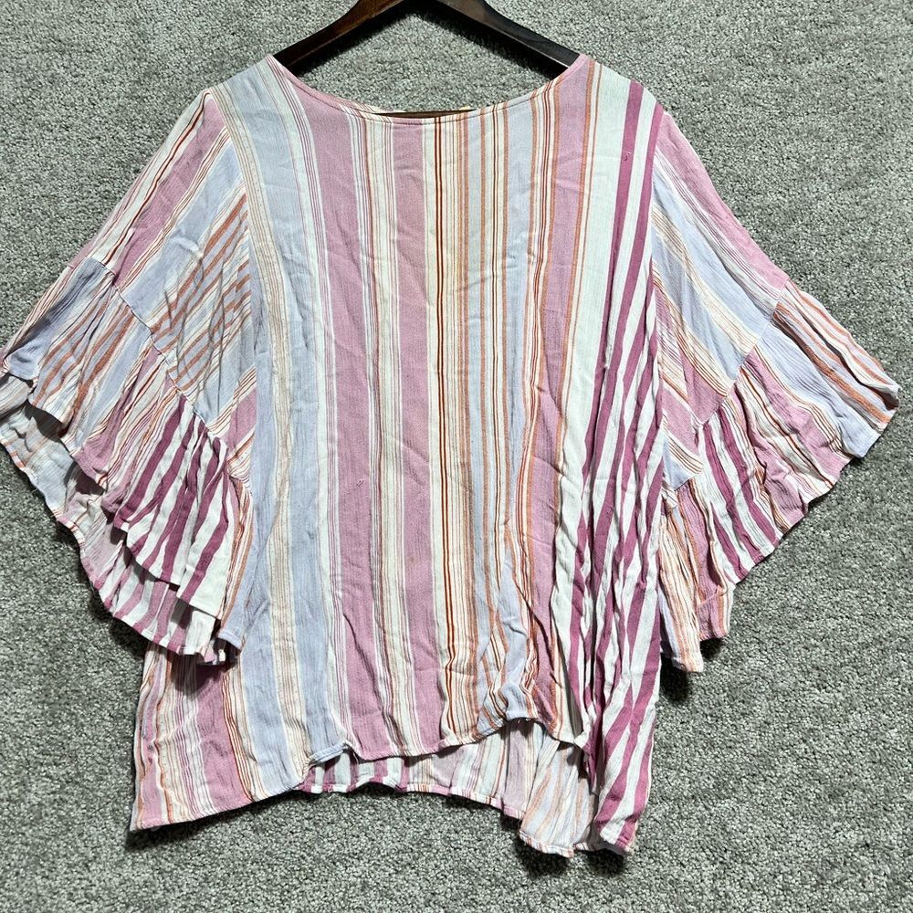 Easel Woman’s Rayon Stripped Flitter Sleeve Blouse Pink Size Medium *flaw
